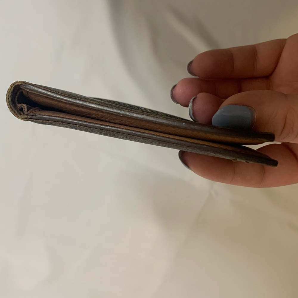 S O L D Louis Vuitton Bifold Monogram Wallet - Picture 17 of 17